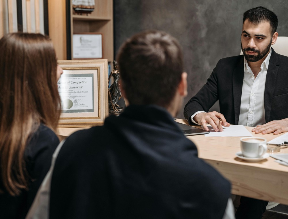 Contact illustration